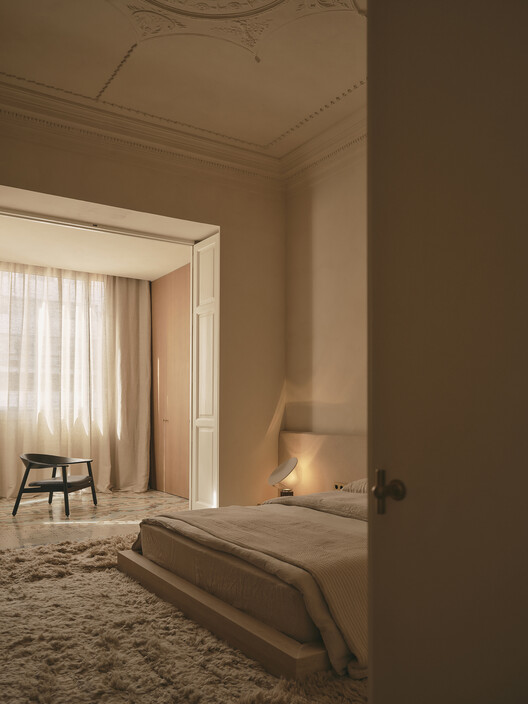 GE Apartment / Balzar Arquitectos GE Apartment / Balzar Arquitectos - Interior Photography, Bedroom, Wood, Bed, Lighting