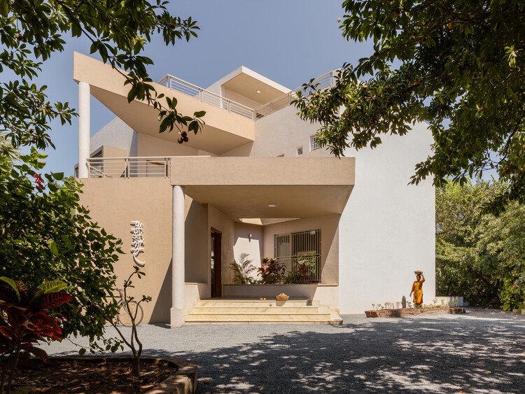 Parnasambhar / N. B. Architects - Exterior Photography, Facade, Concrete, Balcony