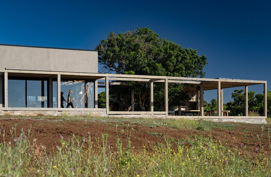 Illapangui del Peumo House / Vergara Arquitectos Illapangui del Peumo House / Vergara Arquitectos - Image 10 of 24
