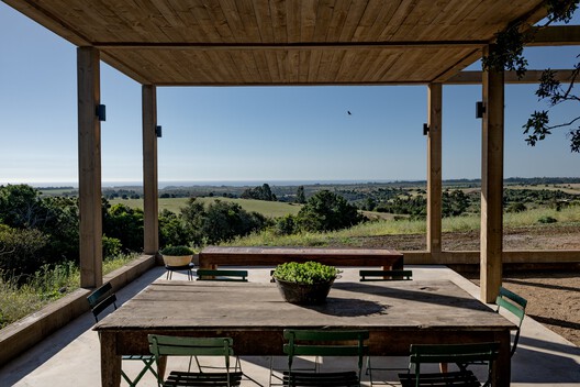 Illapangui del Peumo House / Vergara Arquitectos Illapangui del Peumo House / Vergara Arquitectos - Interior Photography, Wood, Patio, Deck