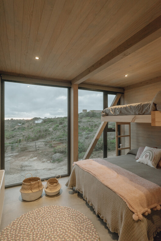 DM Tunquén House / Loft 7 DM Tunquén House / Loft 7 - Interior Photography, Bedroom, Wood, Bed