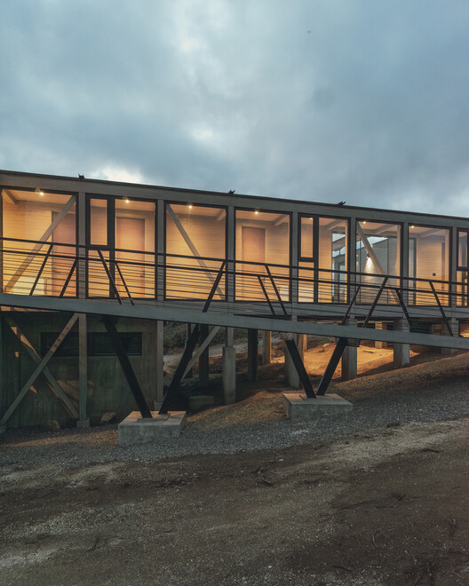 DM Tunquén House / Loft 7 DM Tunquén House / Loft 7 - Exterior Photography, Wood, Handrail, Steel