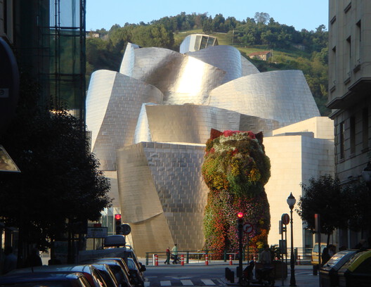 "The Century of Gehry": Frank Gehry Retrospective Opens at the Serralves Museum in Porto "The Century of Gehry": Frank Gehry Retrospective Opens at the Serralves Museum in Porto - Image 9 of 17