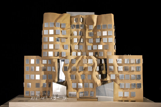 "The Century of Gehry": Frank Gehry Retrospective Opens at the Serralves Museum in Porto "The Century of Gehry": Frank Gehry Retrospective Opens at the Serralves Museum in Porto - Image 14 of 17
