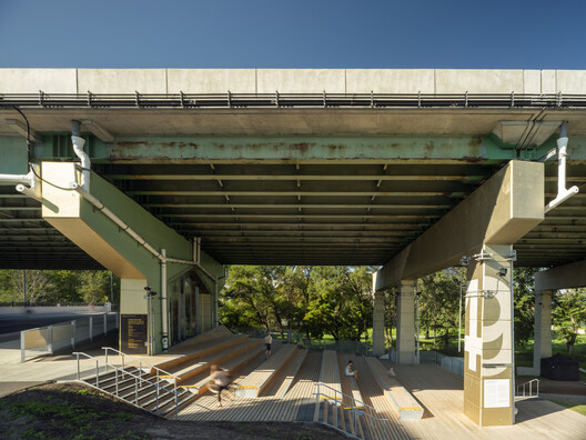 Toronto Architecture City Guide: 30 Modern and Contemporary Landmarks in Canada's Largest City - Image 40 of 43