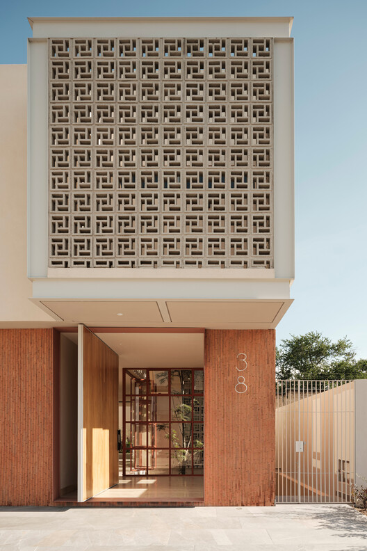 SM House / ALMACÉN de Arquitectura - Image 6 of 22