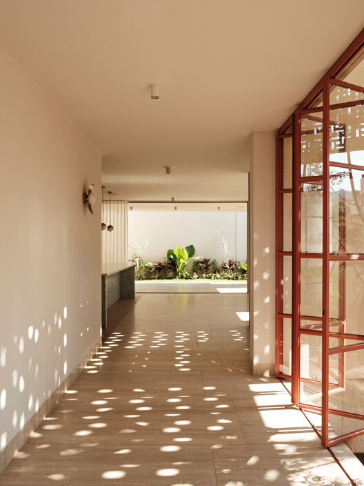 SM House / ALMACÉN de Arquitectura - Image 3 of 22