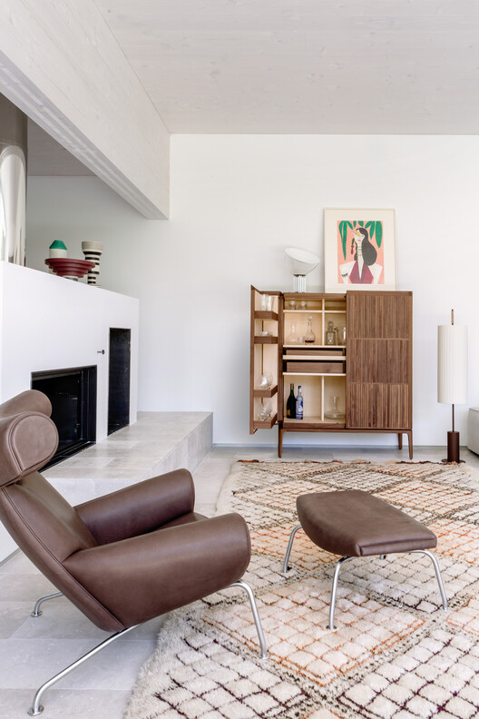 AF Project / Ábaton - Fotografía interior, Sala de estar, Estanterías, Madera, Sillas