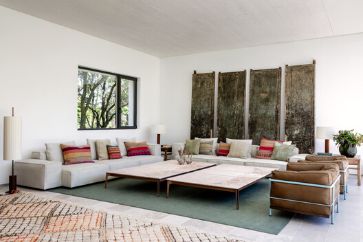 AF Project / Ábaton - Fotografía interior, Sala de estar, Sillones, Madera, Mesas, Sillas