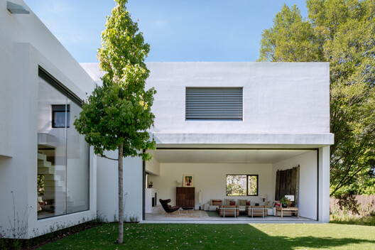 AF Project / Ábaton - Fotografía exterior, Puerta, Jardín, Concreto, Patio interior