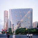 OMA Completes Hangzhou Prism Mixed-Use Development in China's Future Tech City - Imagem 2 de 4