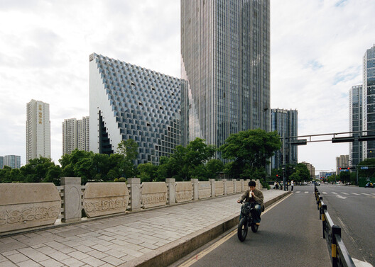 OMA Completes Hangzhou Prism Mixed-Use Development in China's Future Tech City OMA Completes Hangzhou Prism Mixed-Use Development in China's Future Tech City - Image 8 of 10