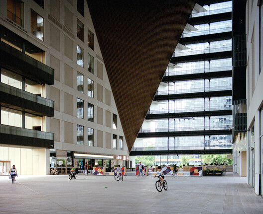 OMA Completes Hangzhou Prism Mixed-Use Development in China's Future Tech City OMA Completes Hangzhou Prism Mixed-Use Development in China's Future Tech City - Image 9 of 10