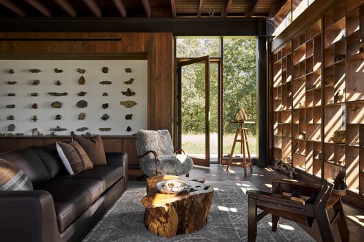 Rock Pavilion / Pfeffer Torode Architecture Rock Pavilion / Pfeffer Torode Architecture - Interior Photography, Living Room, Wood, Chair