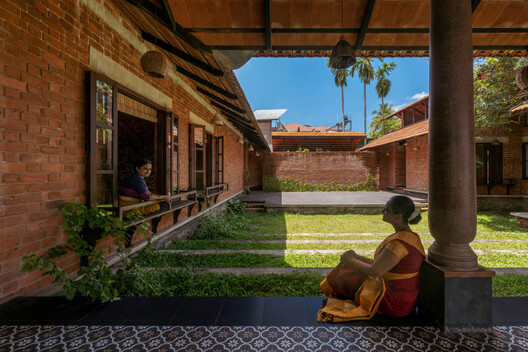 Śhālā Twam Community Hub / Bhoomija Creations Śhālā Twam Community Hub / Bhoomija Creations - Interior Photography, Brick, Courtyard