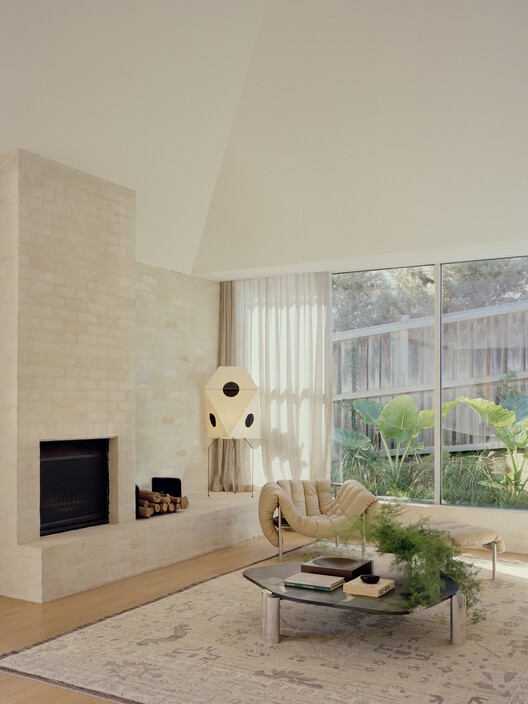Sorrento House / Victoria Merrett Architects Sorrento House / Victoria Merrett Architects - Interior Photography, Living Room, Wood, Lighting, Chair