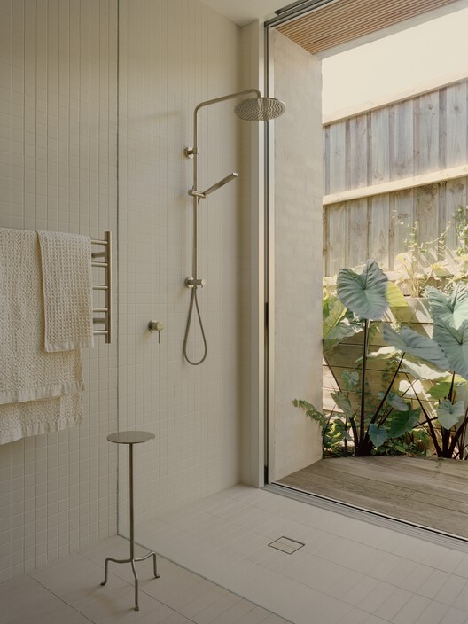 Sorrento House / Victoria Merrett Architects Sorrento House / Victoria Merrett Architects - Interior Photography, Bathroom, Shower