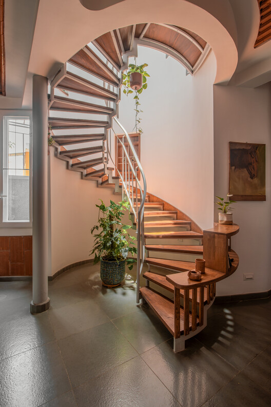 Nalme House / Wright Inspires Nalme House / Wright Inspires - Interior Photography, Stairs, Wood, Handrail
