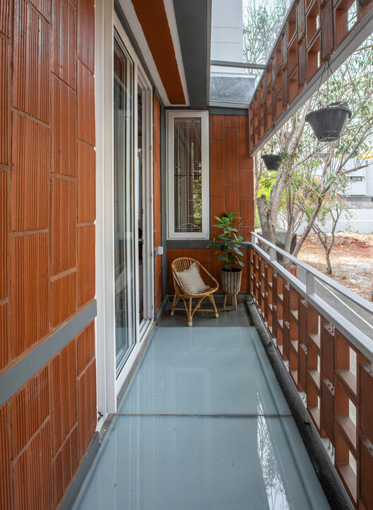 Nalme House / Wright Inspires Nalme House / Wright Inspires - Interior Photography, Wood, Glass, Balcony