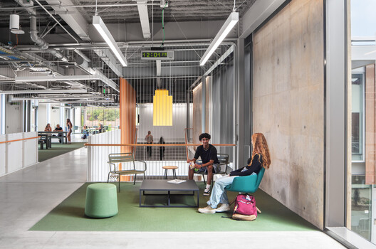 Malibu High School / KoningEizenberg Architecture Malibu High School / KoningEizenberg Architecture - Interior Photography, Chair