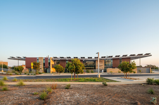 Malibu High School / KoningEizenberg Architecture Malibu High School / KoningEizenberg Architecture - Image 19 of 25