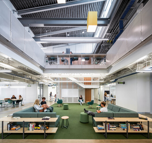 Malibu High School / KoningEizenberg Architecture Malibu High School / KoningEizenberg Architecture - Interior Photography, Chair