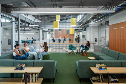 Malibu High School / KoningEizenberg Architecture Malibu High School / KoningEizenberg Architecture - Interior Photography, Living Room, Chair