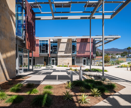 Malibu High School / KoningEizenberg Architecture Malibu High School / KoningEizenberg Architecture - Image 16 of 25