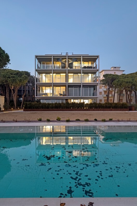 G-Beach Residence / B+D+M Architetti G-Beach Residence / B+D+M Architetti - Exterior Photography, Balcony