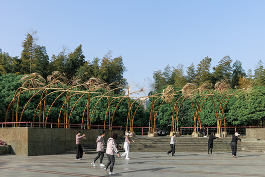 Bent by Spring / HCCH Studio - Exterior Photography