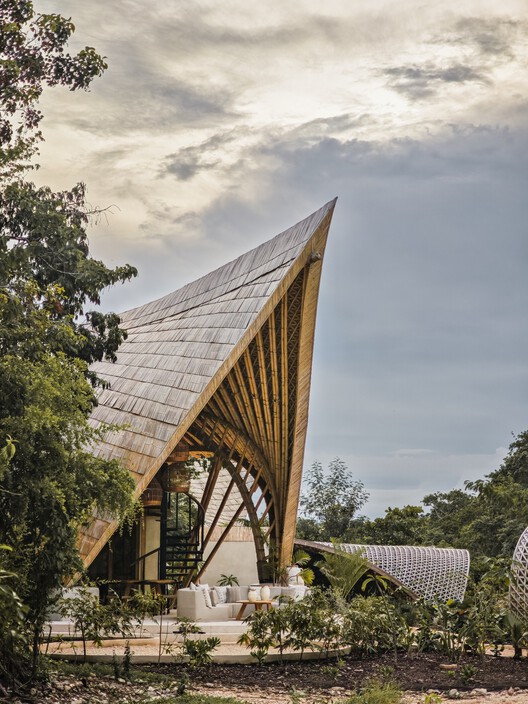 Villa CORA – Bamboo House in Tulum / terrAurea studio - Image 2 of 20