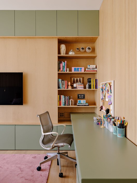 Lego House / Fernanda Marques Arquitetos Associados - Interior Photography, Closet, Shelving, Wood, Table, Lighting, Chair