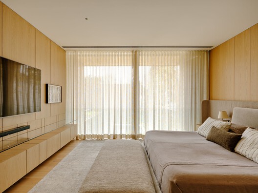 Lego House / Fernanda Marques Arquitetos Associados - Interior Photography, Bedroom, Wood, Bed, Lighting