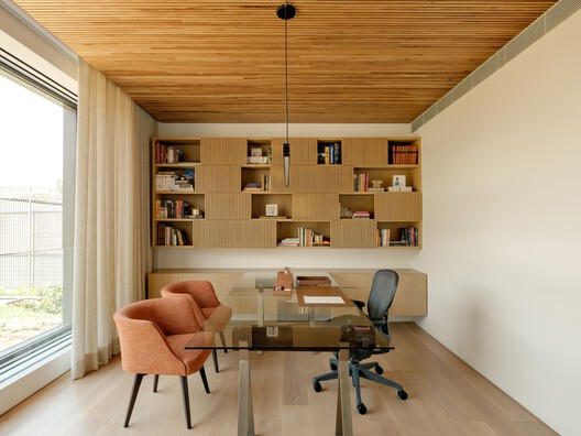 Lego House / Fernanda Marques Arquitetos Associados - Interior Photography, Living Room, Wood, Table, Chair, Lighting, Shelving
