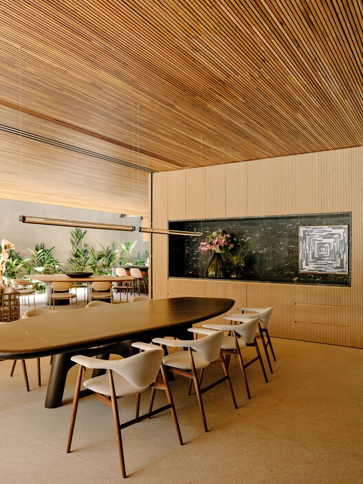Lego House / Fernanda Marques Arquitetos Associados - Interior Photography, Dining room, Wood, Table, Lighting, Chair