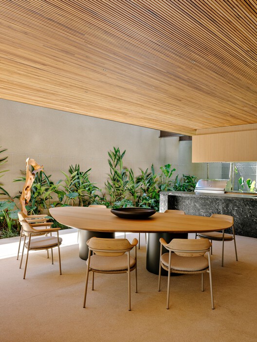 Lego House / Fernanda Marques Arquitetos Associados - Interior Photography, Dining room, Wood, Table, Chair