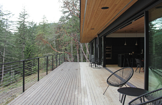 Hilltop House  / W O V E N Architecture and Design - Interior Photography, Wood, Deck