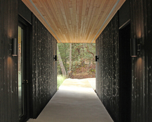 Hilltop House  / W O V E N Architecture and Design - Image 3 of 20
