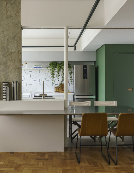 EA Apartment / Piacesi Arquitetos Associados EA Apartment / Piacesi Arquitetos Associados - Interior Photography, Lighting, Table, Chair, Kitchen, Countertop