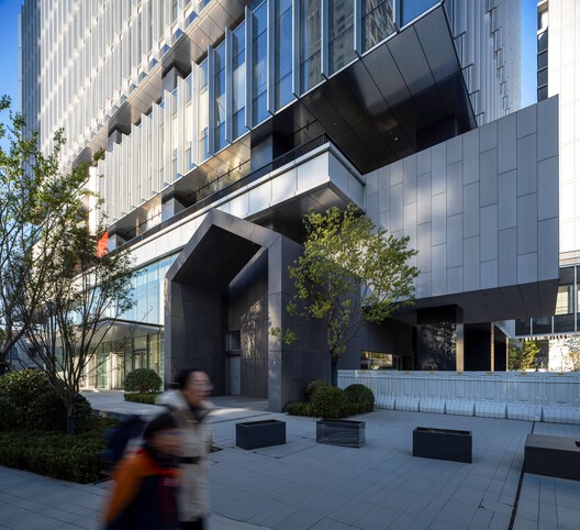 Jing'An Investment Center / Nikken Sekkei - Exterior Photography, Glass