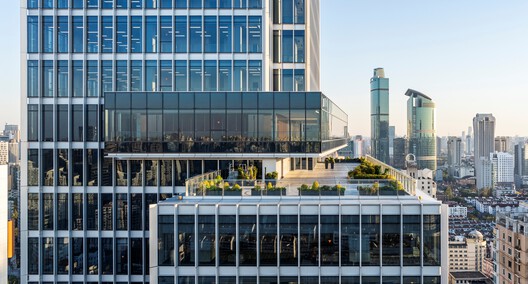 Jing'An Investment Center / Nikken Sekkei - Exterior Photography, Glass