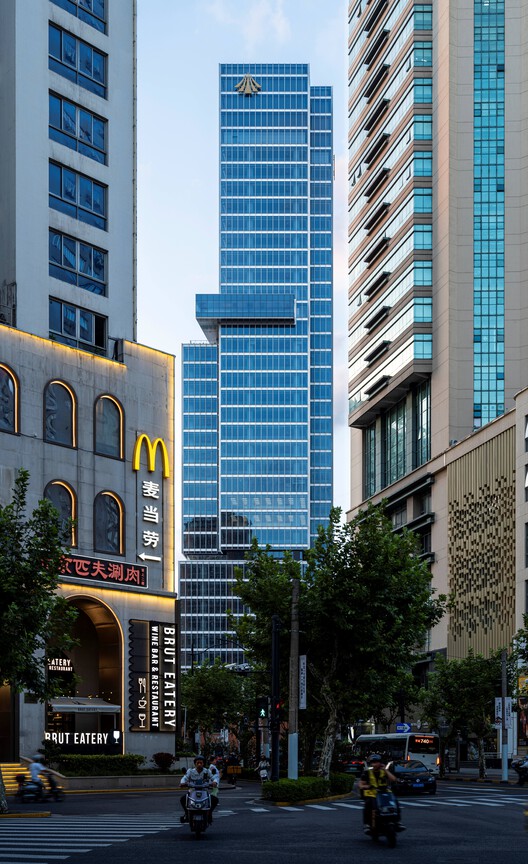 Jing'An Investment Center / Nikken Sekkei - Exterior Photography, Facade, Glass