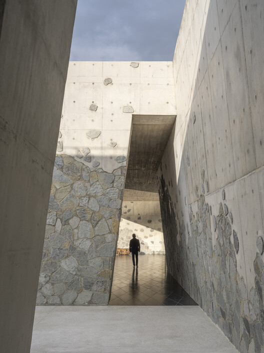 YunTuo Distillery / OLI Architecture YunTuo Distillery / OLI Architecture - Interior Photography, Concrete