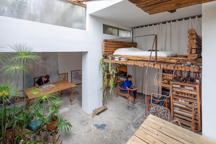 La Casa de las Maywas / La Cabina de la Curiosidad - Fotografía interior, Madera, Dormitorio, Fijación Vigas