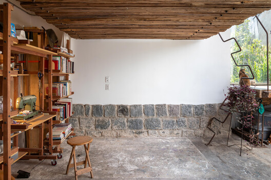 The House of the Maywas / La Cabina de la Curiosidad - Interior Photography, Wood, Shelving, Beam, Chair