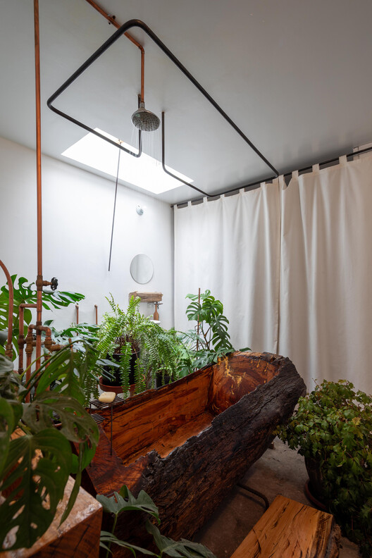 The House of the Maywas / La Cabina de la Curiosidad - Interior Photography, Lighting