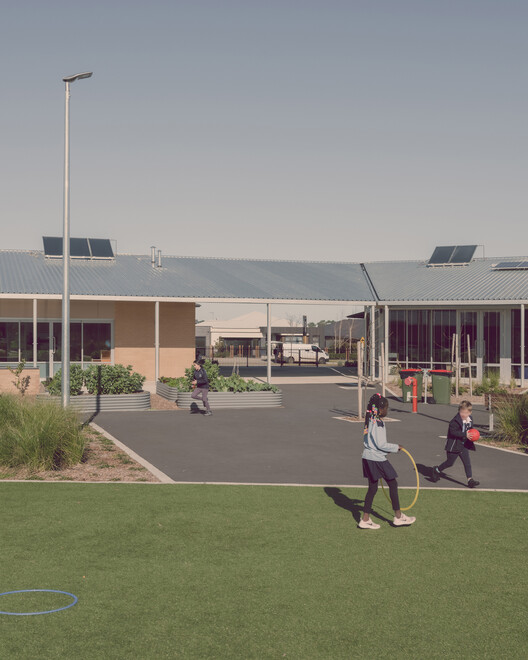 Clyde Creek Primary School / Kerstin Thompson Architects Clyde Creek Primary School / Kerstin Thompson Architects - Exterior Photography