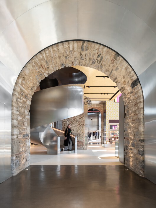 Beymen Tersane / OMA Beymen Tersane / OMA - Interior Photography, Lighting, Arch, Column, Arcade