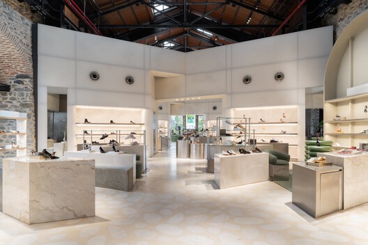 Beymen Tersane / OMA Beymen Tersane / OMA - Interior Photography, Shelving