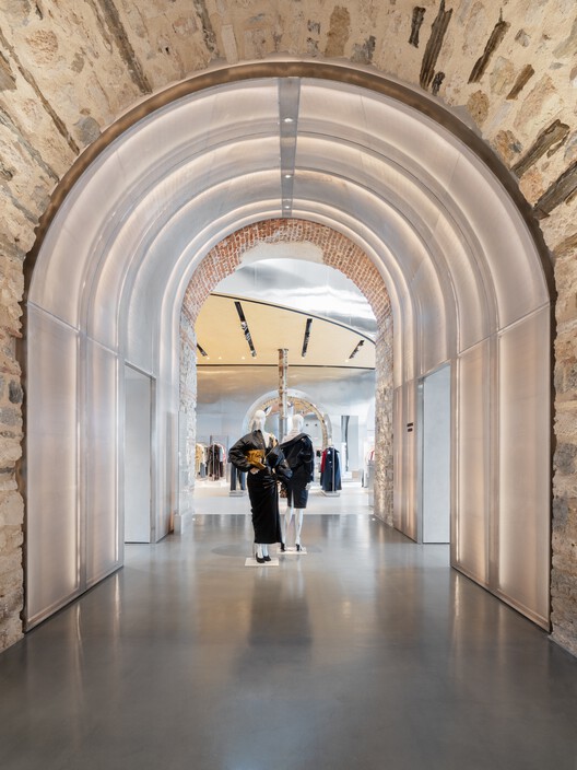 Beymen Tersane / OMA Beymen Tersane / OMA - Interior Photography, Arch, Concrete, Arcade